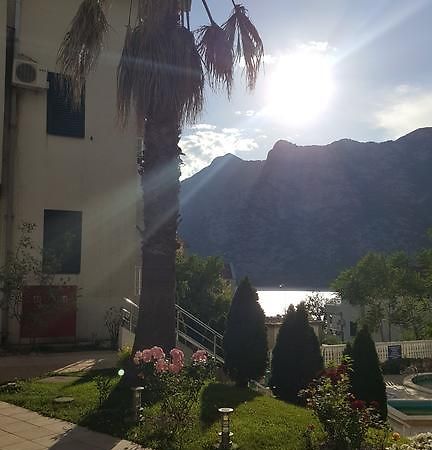 Roman Gardens Studio Apartment Risan Εξωτερικό φωτογραφία