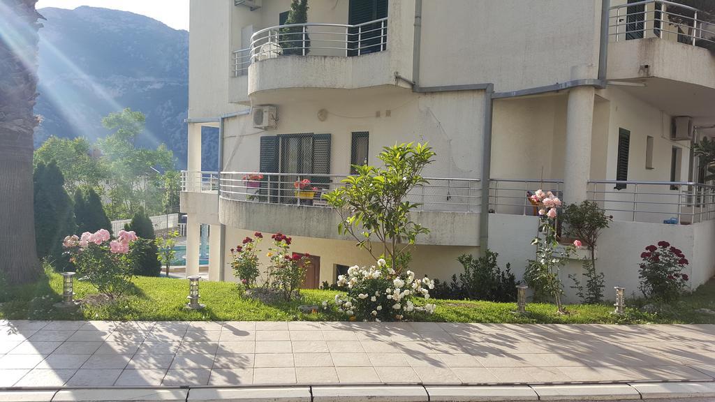 Roman Gardens Studio Apartment Risan Εξωτερικό φωτογραφία