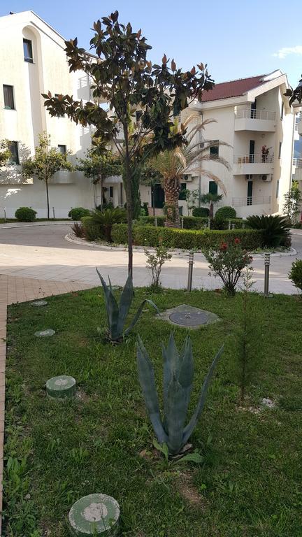Roman Gardens Studio Apartment Risan Εξωτερικό φωτογραφία