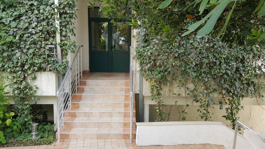 Roman Gardens Studio Apartment Risan Εξωτερικό φωτογραφία