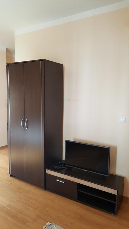 Roman Gardens Studio Apartment Risan Εξωτερικό φωτογραφία