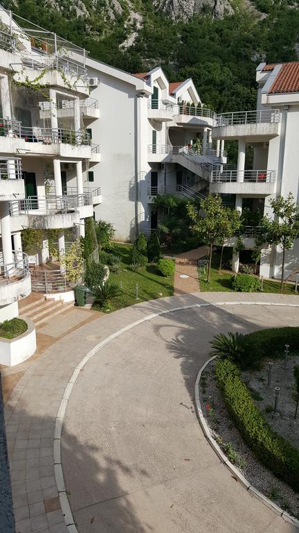 Roman Gardens Studio Apartment Risan Εξωτερικό φωτογραφία