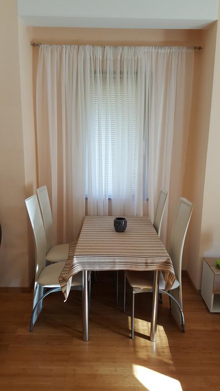 Roman Gardens Studio Apartment Risan Εξωτερικό φωτογραφία