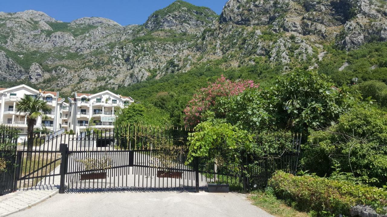 Roman Gardens Studio Apartment Risan Εξωτερικό φωτογραφία